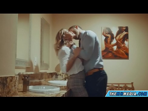 ❤️ ווען אַ באַסטי בלאָנדע סידוס איר אין אַ ציבור אָפּטריט ️ נאָר פּאָרן ביי yi.com-full-porner.ru ❌